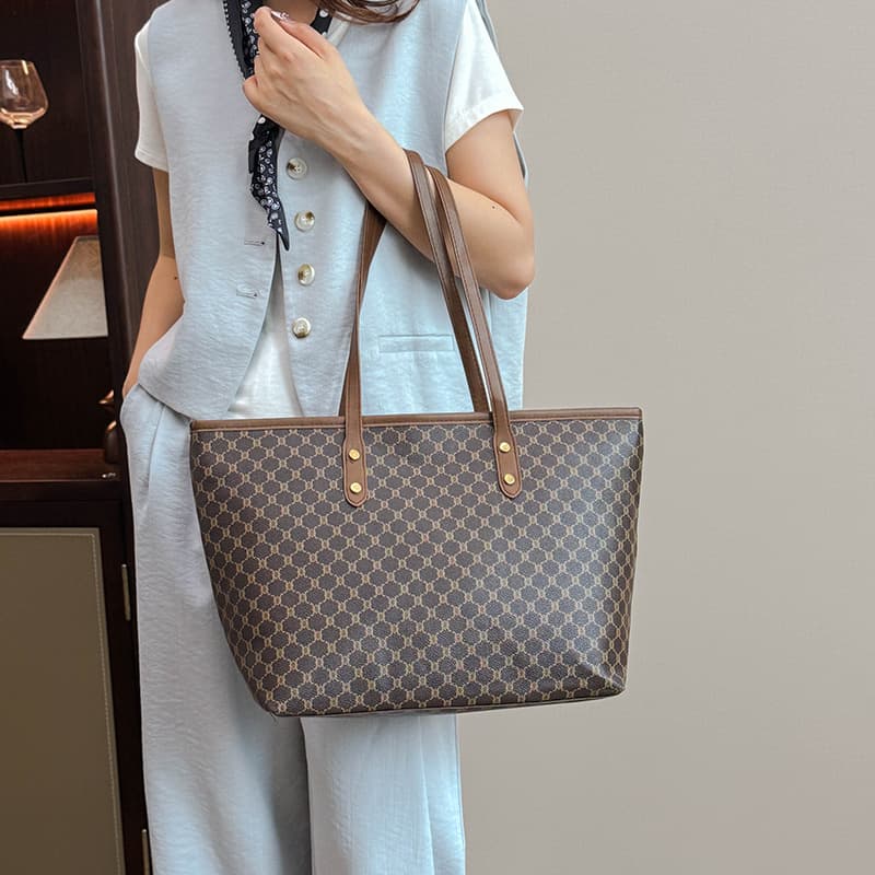 Cross-Border Hot Selling Women's Shoulder Bag Tote Bag Fashion Trendy Commuter Large Capacity Handbag Tote Bag
