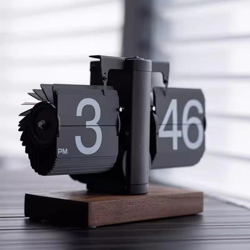 Solid wood base, small balance, automatic page-turning clock, classic living room desktop clock, handicraft, single-leg clock.