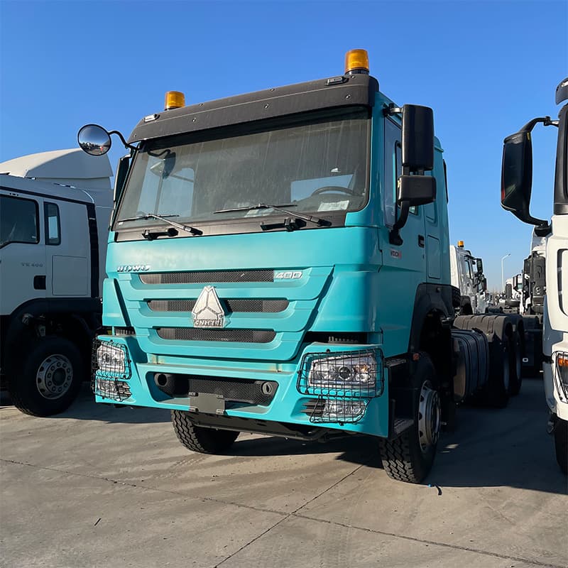 Sinotruk HOWO rear eight-wheel tractor head for sale, dual-drive heavy truck, 371 HP cargo transport head