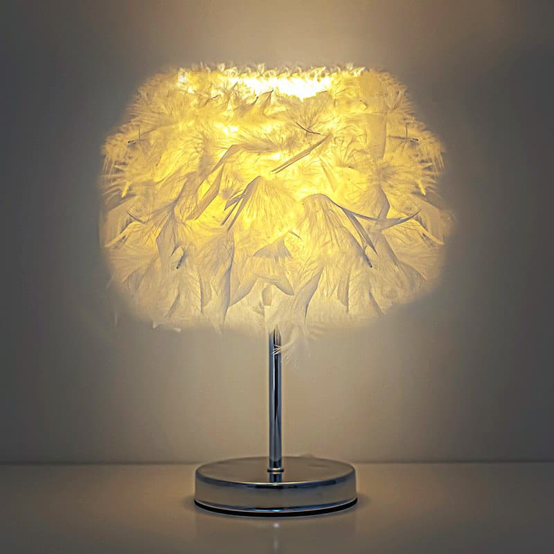 Nordic Luxury Feather Table Lamp Bedroom Bedside Lamp Atmosphere Decorative Night Light Creative Gift Wooden Base LED Light
