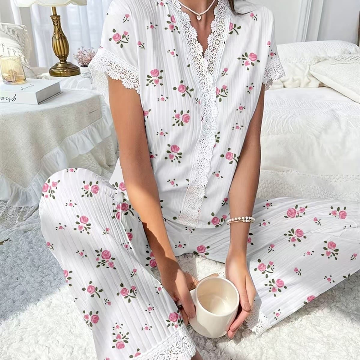Best-selling women's loungewear set for cross-border e-commerce in Europe and America, featuring cherry print, water-soluble embroidered lace trim, short sleeves, long pants, suitable for wearing outside as sleepwear.