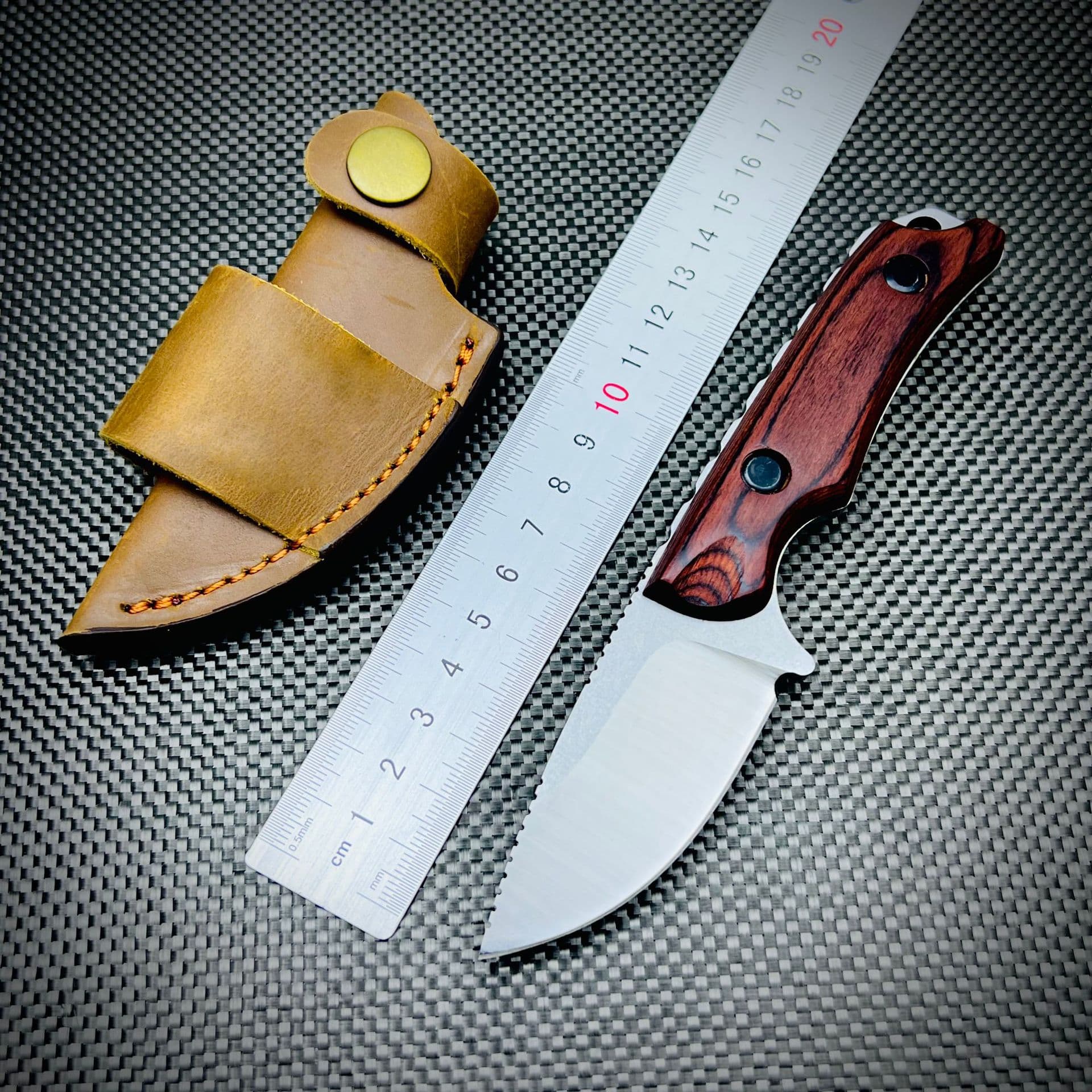 Cross-border hot selling butterfly 15017 straight knife stable wooden handle with leather sheath EDC knife sharp high hardness fruit knife