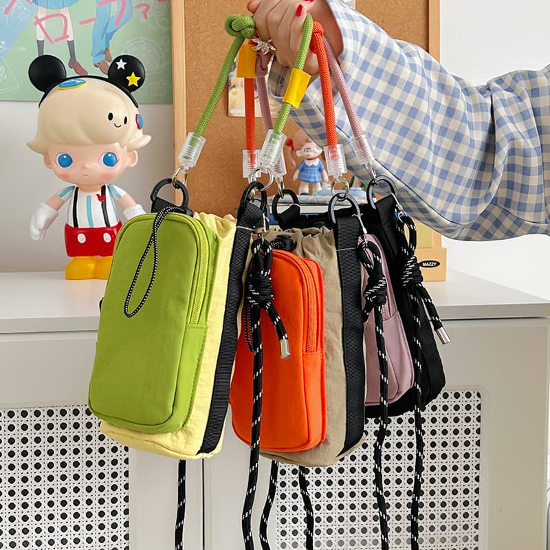 Workwear-Style Crossbody Small Bag, Trendy and Versatile Phone Bag for Men and Women, Suitable for Students, Outdoor Travel, Color-Blocking Sports Lightweight Water Bottle Bag