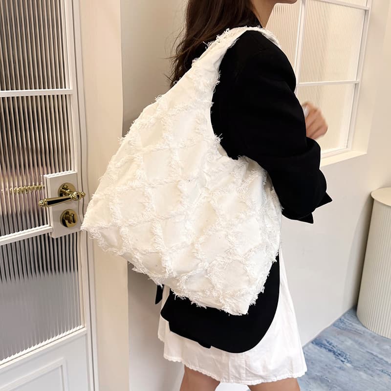 Fashion Versatile Tassel Bag Women's Lightweight Casual Bag Vest Bag Artistic Shoulder Bag Large Capacity Canvas Bag