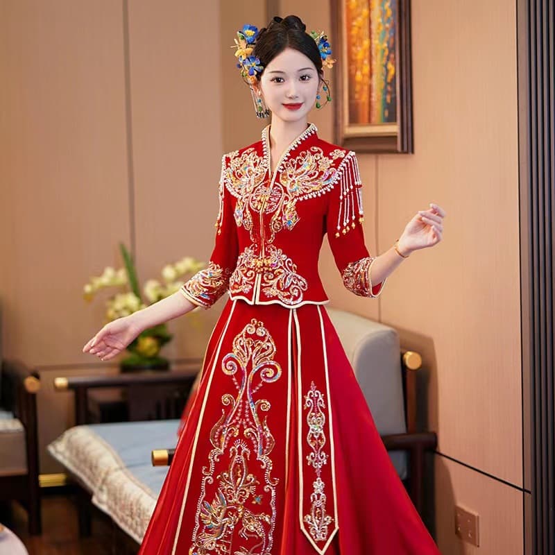 Low Neck Xiuhua Dress Bride 2023 New Style Chinese Wedding Dragon and Phoenix Gown Vintage Outing Wedding Dress High-End Heavy Work Velvet