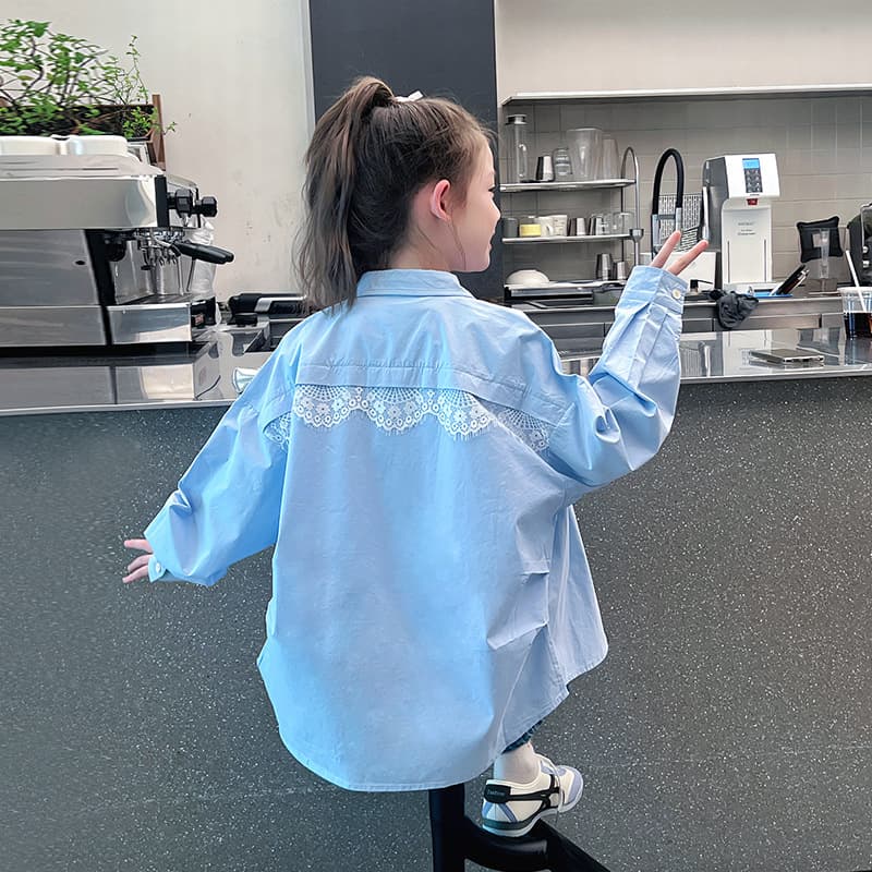 Girls' lace splicing long-sleeved shirt children's medium-length loose shirt big children's cardigan 2025 spring and autumn new style