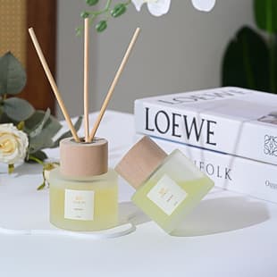 Flame-Free Aromatherapy Essential Oil for Home, Hotel, Bathroom, Niche Premium Bedroom Decor, Long-Lasting Scent, Souvenir Gift