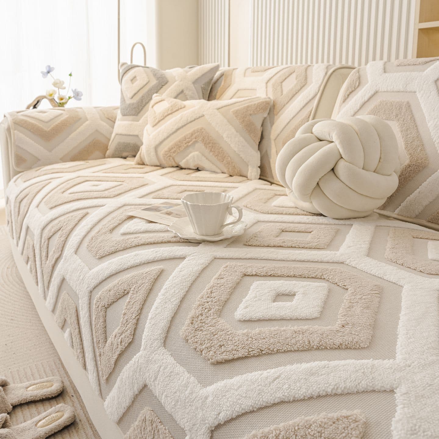 Cream Style One-Piece Soft Velvet Sofa Pad 2026 New Autumn/Winter Thickened Non-Slip Sofa Cover Cloth Wholesale