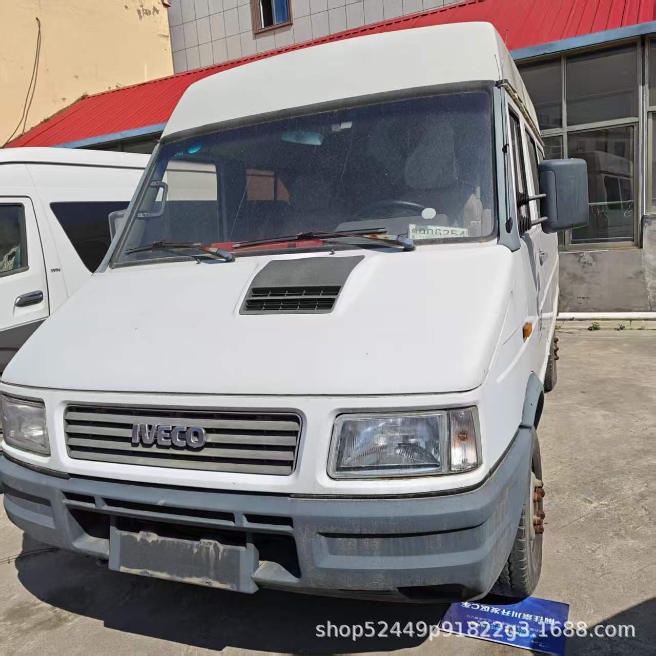 Used Iveco Medium-Sized Passenger Vans and Business Commuter Buses Are Shipped Globally