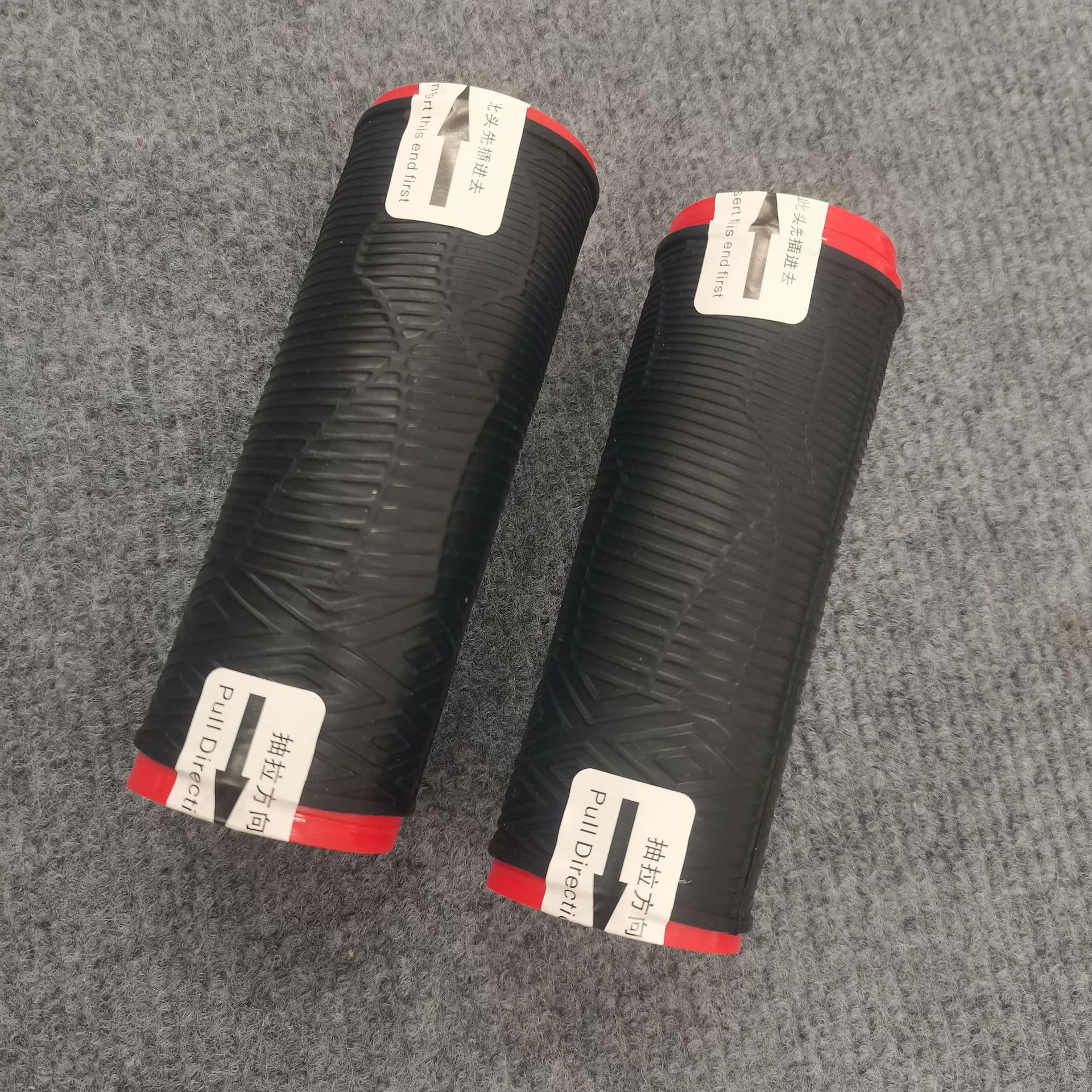 Motorcycle electric vehicle universal handle cover non-slip silicone wear-resistant handlebar cover pull-out brake horn cover grip