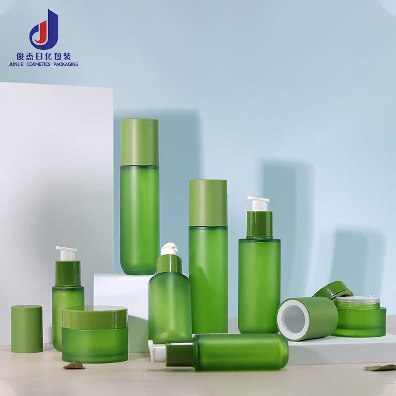 Premium New Water Milk Cosmetic Set Bottle Green Press-Type Serum Dispenser Bottle Cream Eye Cream PET Bottle