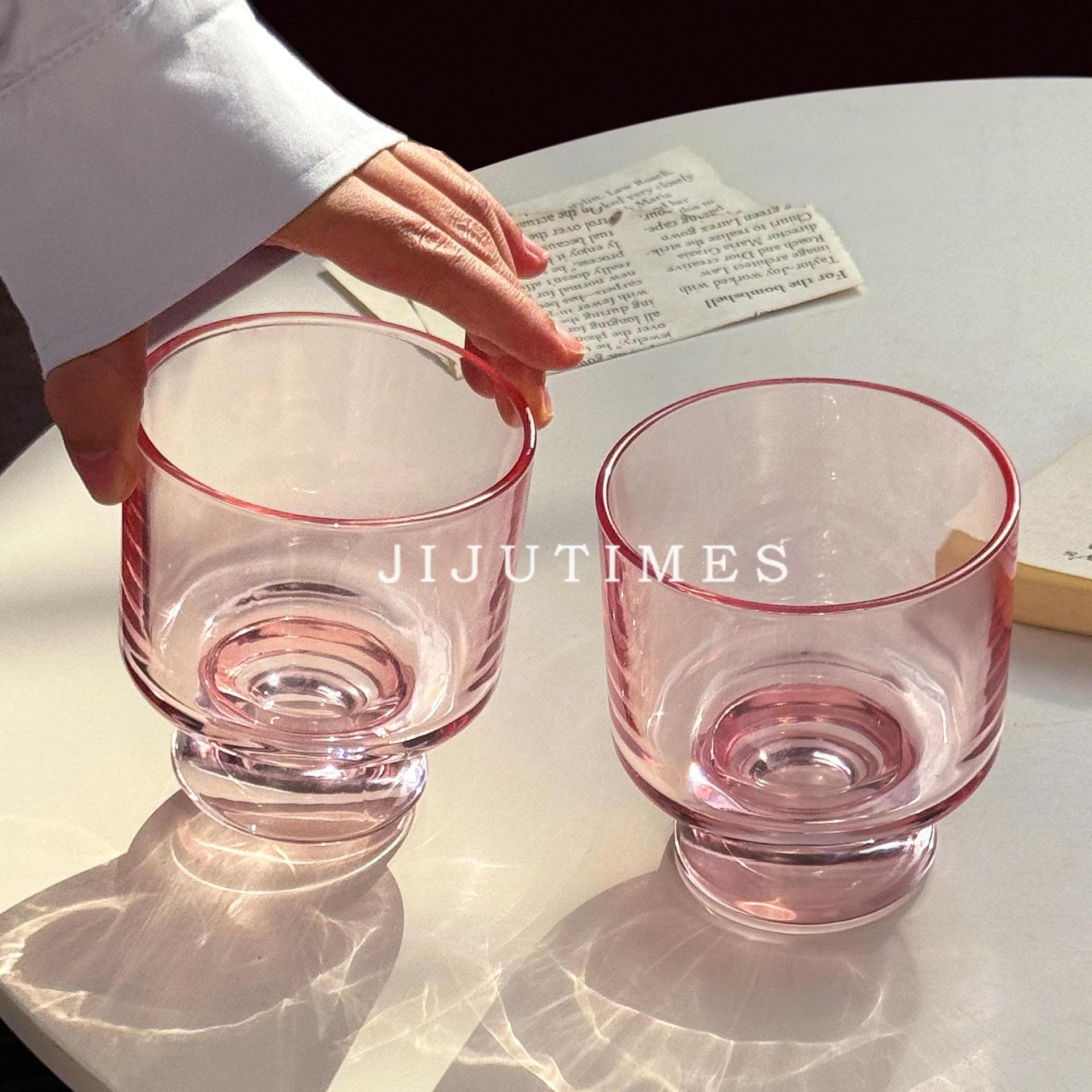 Medieval pink glass cup, high-end, niche, tipsy juice cup, goblet, wine cup, coffee cup, drink water cup
