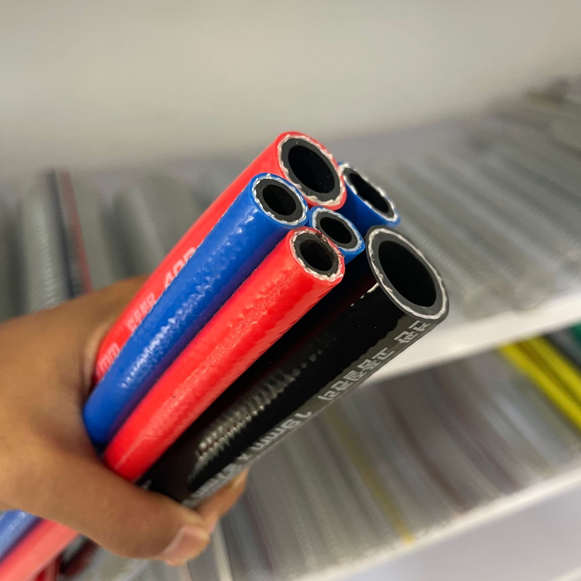 PVC Three-Rubber Two-Wire Oxygen Acetylene Hose, Dual-Color Twin-Line High-Cutting Air Hose, Explosion-Proof, Wear-Resistant, High-Temperature Resistant
