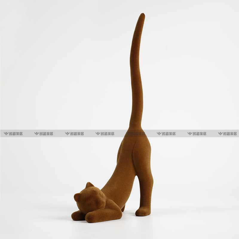 Luxury Resin Flocked Animal Figurine Creative Showroom Living Room Leopard Decoration Hotel Model Room Soft Decor