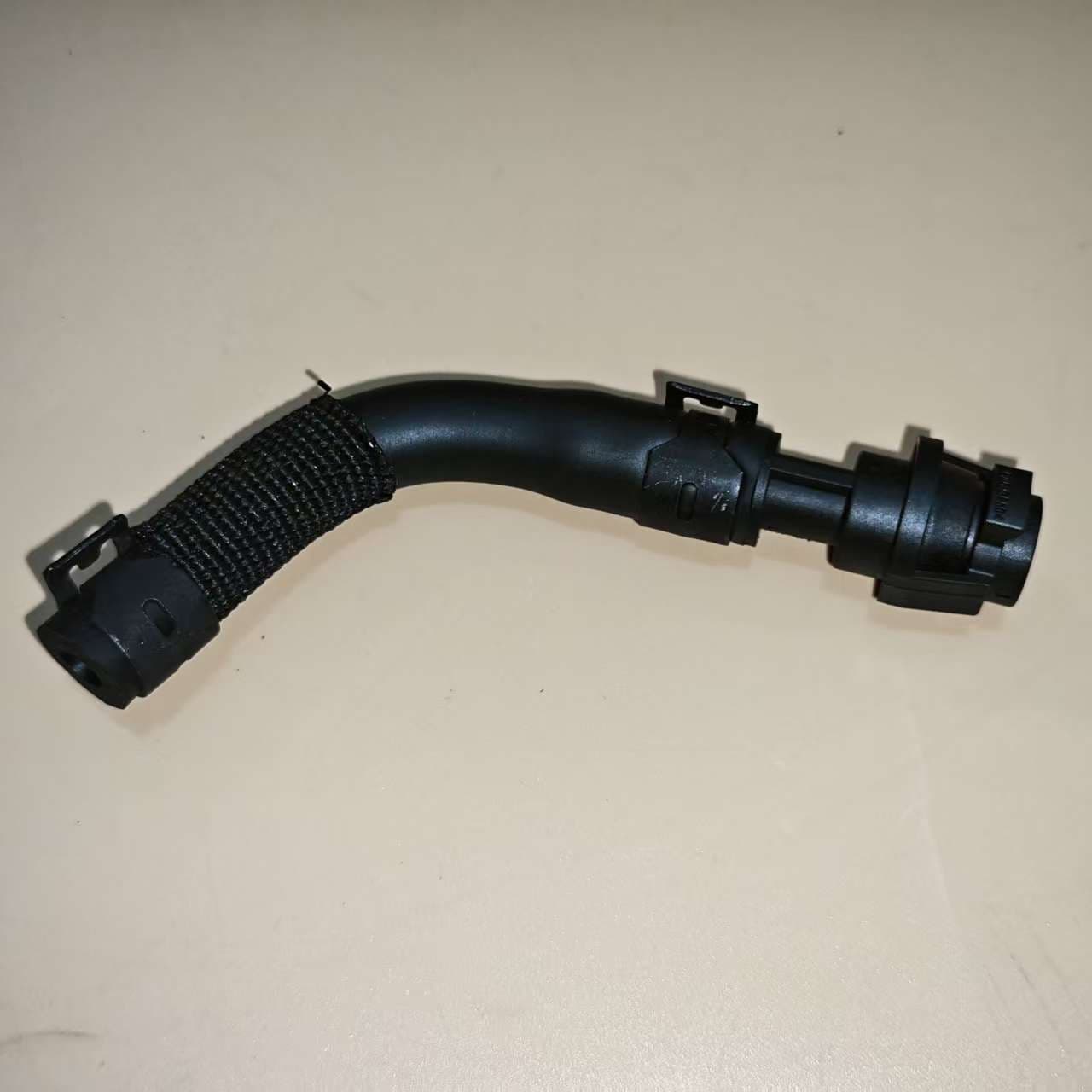 2702031882/A2702031882 Suitable for Mercedes-Benz M270 W246 B180 Exhaust Pipe Ventilation Pipe