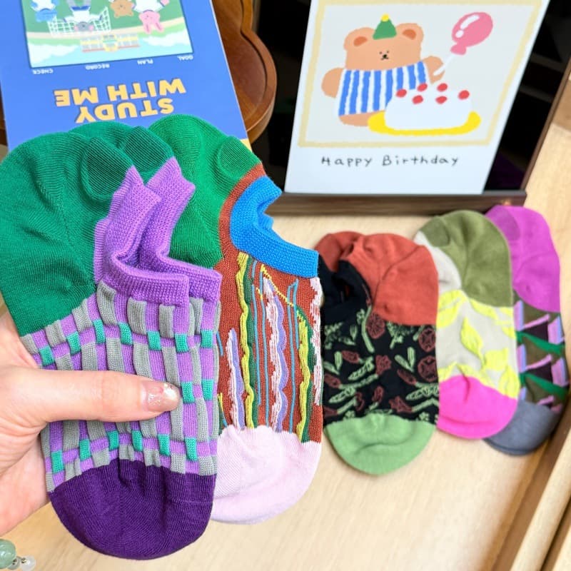 Spring and summer thin breathable socks, retro color matching, sweat-absorbent, anti-odor, non-falling invisible socks, crew socks for women