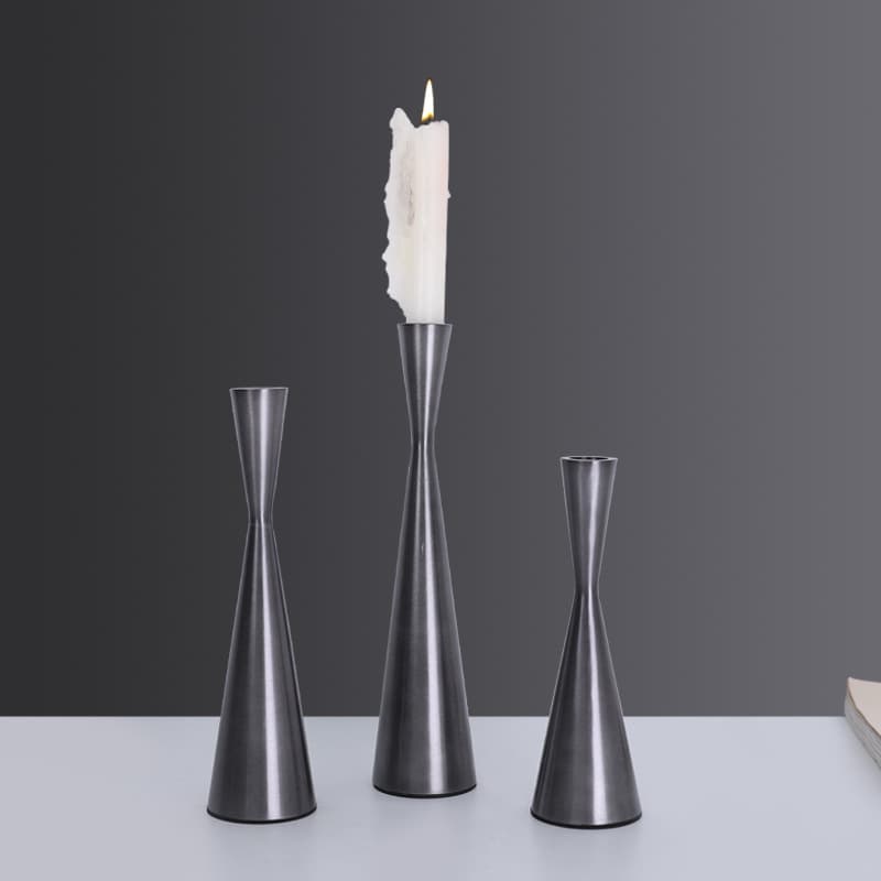 European Creative Gun Black Metal Candle Holder Showroom Villa Wedding Decoration Modern Simple Candle Holder