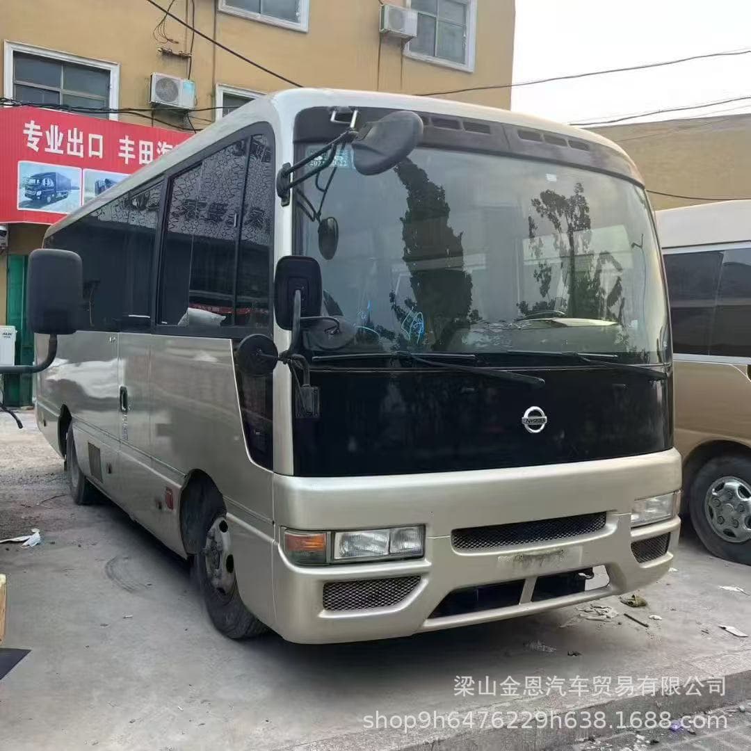 Export-grade used and refurbished Toyota Nissan Civilian 23-seater Coaster bus/shuttle bus for tourism and sightseeing.