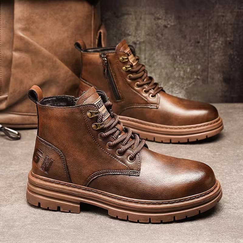 Men's Martin boots, 2024 new style, trendy autumn and winter, high-top leather shoes, American retro work boots, motorcycle boots.