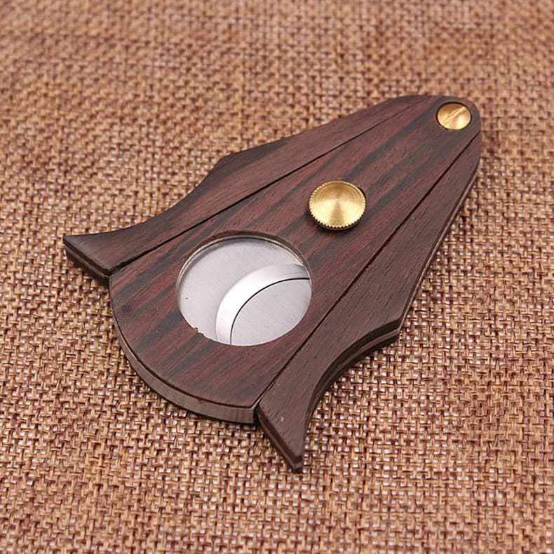 Manufacturer of cross-border metal wood grain cigar cutters, cigar tools, stainless steel wire drawing portable cigar cutters and smoking sets