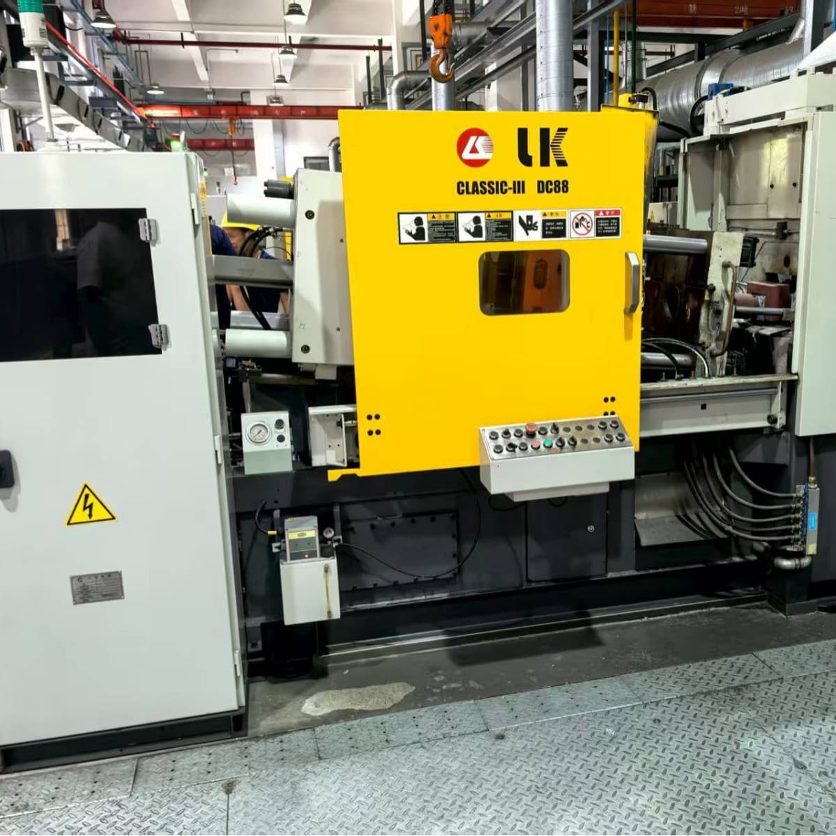 LK 88-ton 30-ton hot chamber die casting machine energy-saving high-efficiency intelligent fully automatic metal zinc aluminum magnesium copper lead die casting machine
