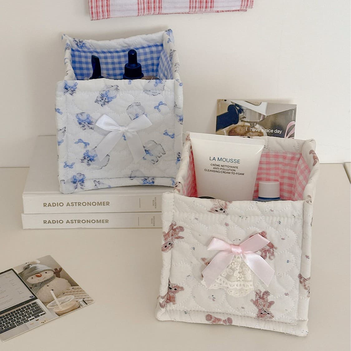 Cross-Border Handmade Quilted Bear Storage Basket with Floral Butterfly Bow Fabric Organizer Basket for Dorm Desk Bedside