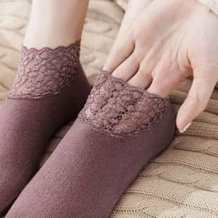 Factory wholesale Dralon thick and plush floor socks, lace long tube lace invisible boat socks, warm mid-calf socks women.