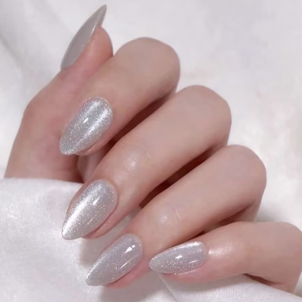 Mid-length almond nails, silver white glitter cat eye, cute, sweet, cool and elegant ins European and American style, cross-border hot