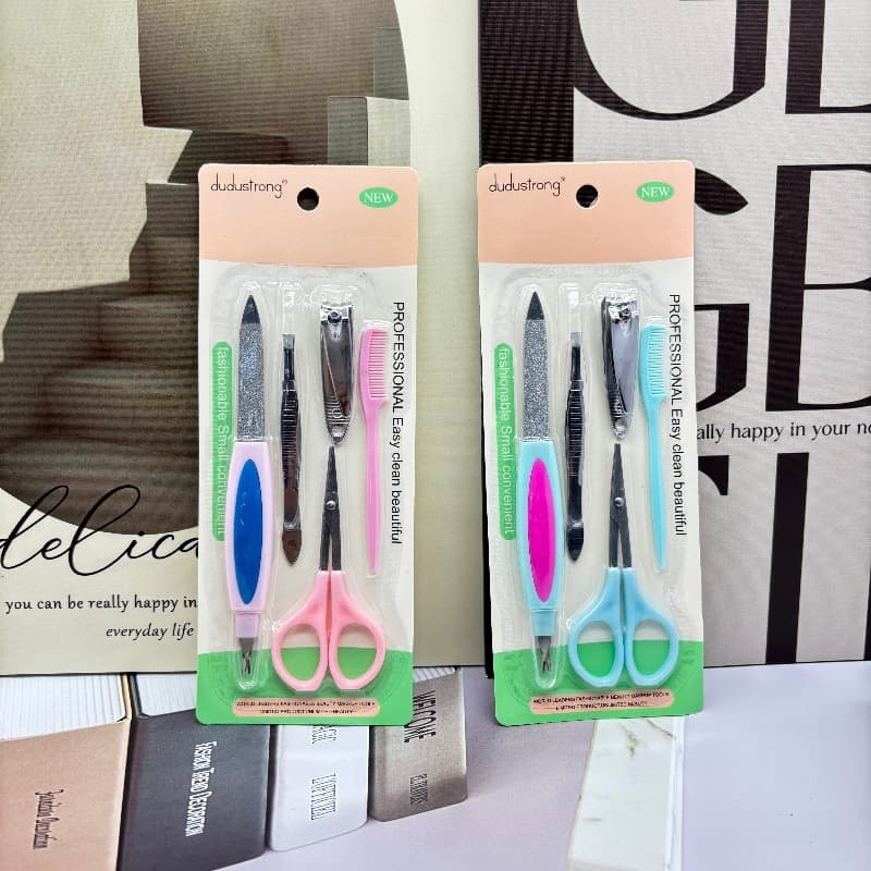 Stainless Steel Eyebrow Tweezers Eyebrow Grooming Beauty Tool 5-Piece Set with Eyebrow Scissors, Eyebrow Comb, Nail Clipper, Ear Pick, Nail File