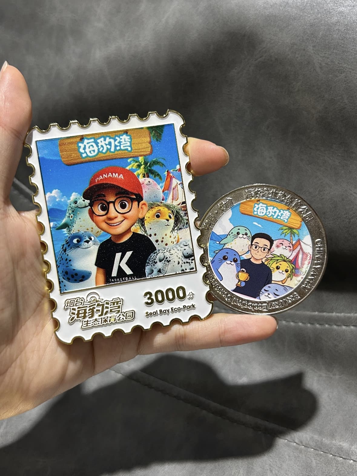 AI cultural creative products - AI commemorative badges, magnetic photo booth with instant printing
