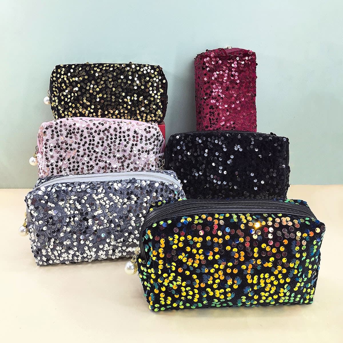 Embroidered sequin cosmetic bag, fashionable women's INS style travel storage bag, exquisite large capacity, high-end portable toiletry bag