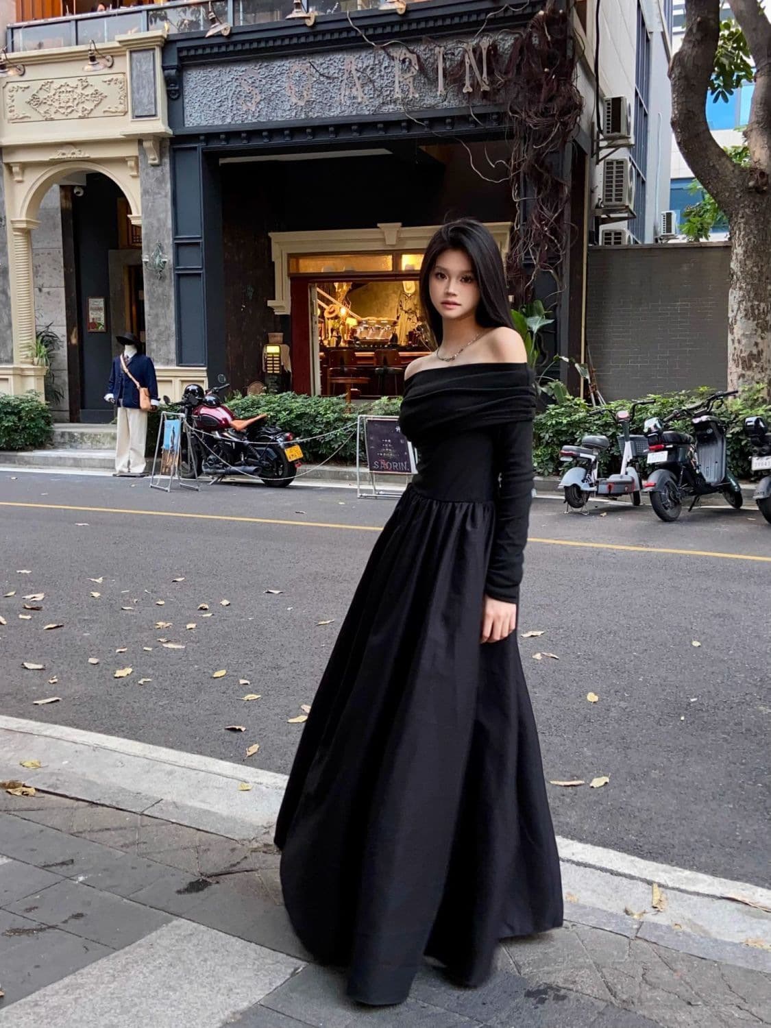 Pure and Elegant One-Shoulder Flared Dress for Women, Spring/Fall Inner Layer for Coat, Waist-Cinching, Hip-Covering, Slimming Silhouette