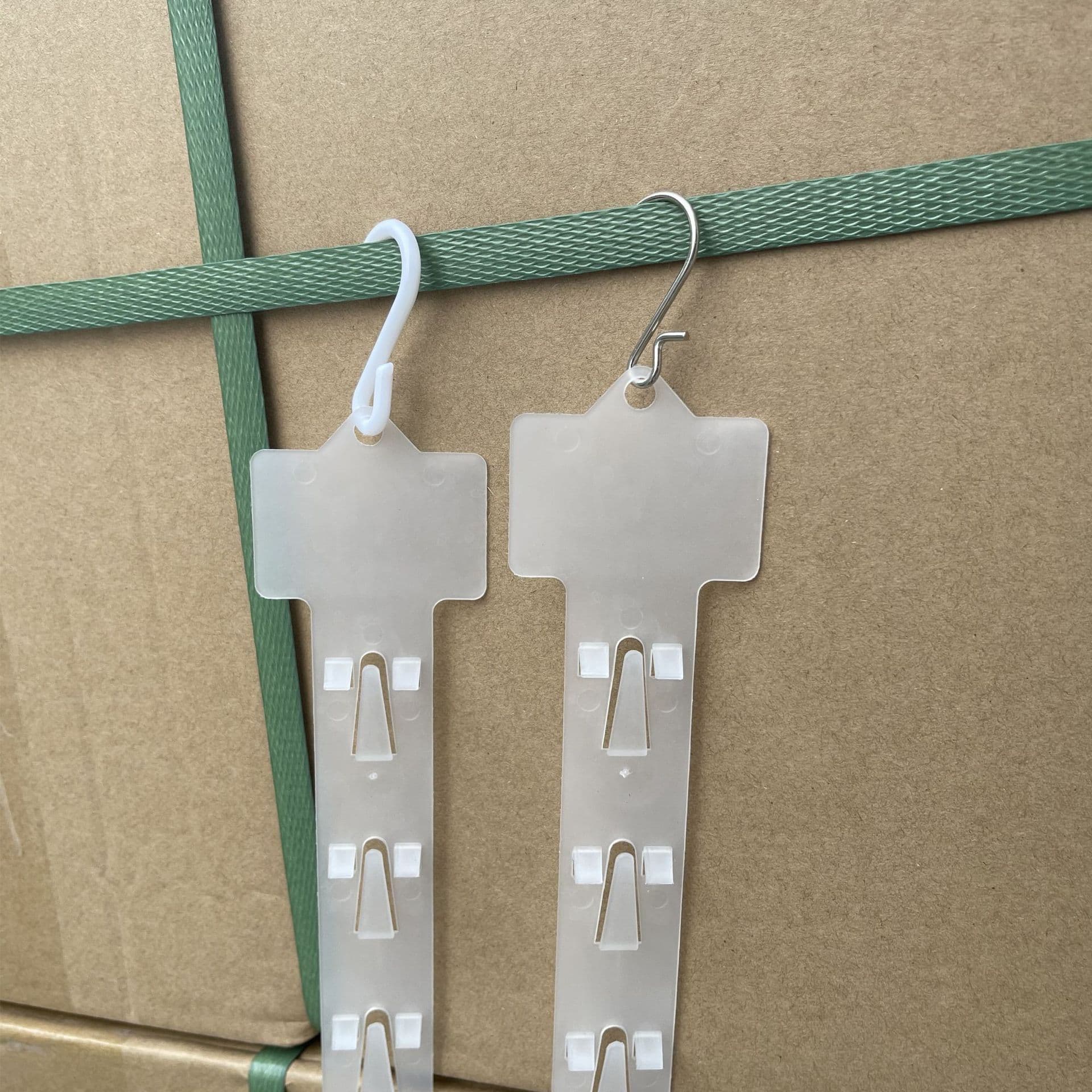 Injection Molded 63cm 12-Hook 5.5cm Card Head Hanger Strip Supermarket Food Accessories Hanging Bag Packing Accessories Manufacturer