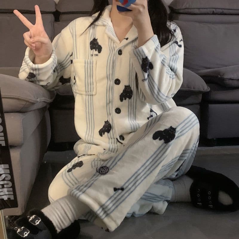 Women's Autumn Winter Thick Coral Fleece Cute Cartoon Kitten Flannel Pajama Set