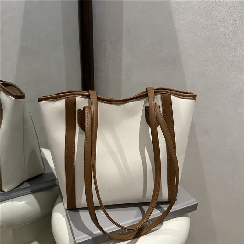 Large-capacity tote bag for women 2025 new high-end multi-layered texture popular college student commuting shoulder bag