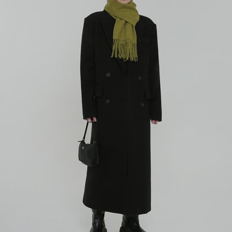 2025 autumn and winter velvet thickened woolen coat women's long knee-length British Hepburn tall suit woolen coat