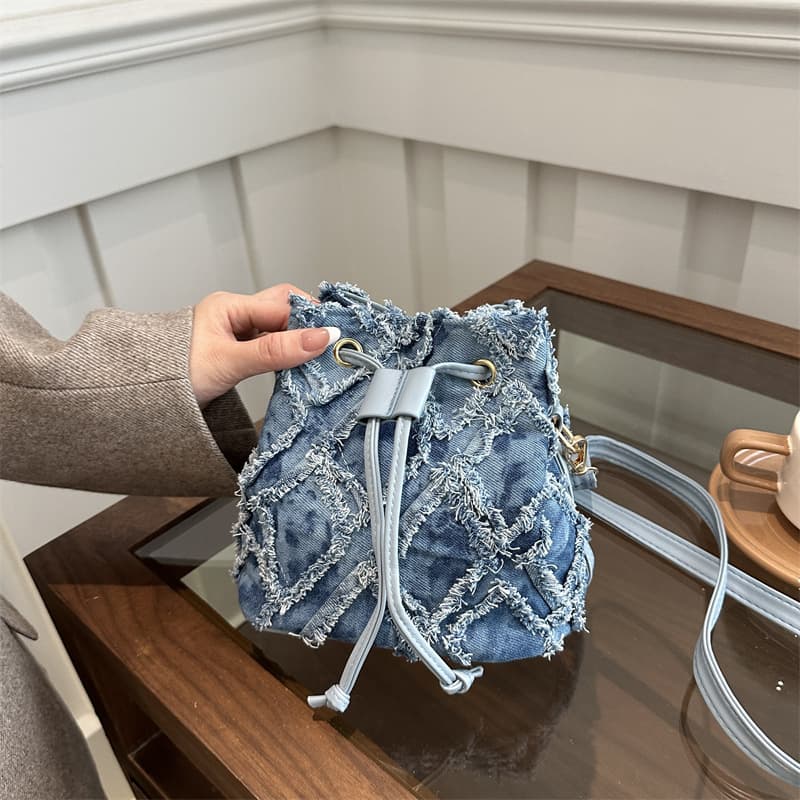 Korean Style Fashion Minimalist Bucket Bag 2025 Spring New Handbag Women's Bag High-End Artistic Shoulder Bag Crossbody Bag