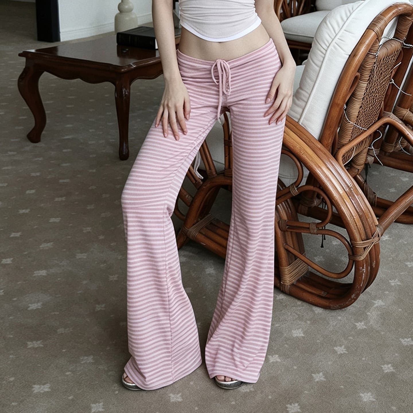 Early autumn low-waist pure lust-style smocked lace-up pink and white striped micro-flared trousers, simple home slimming and drapey trousers