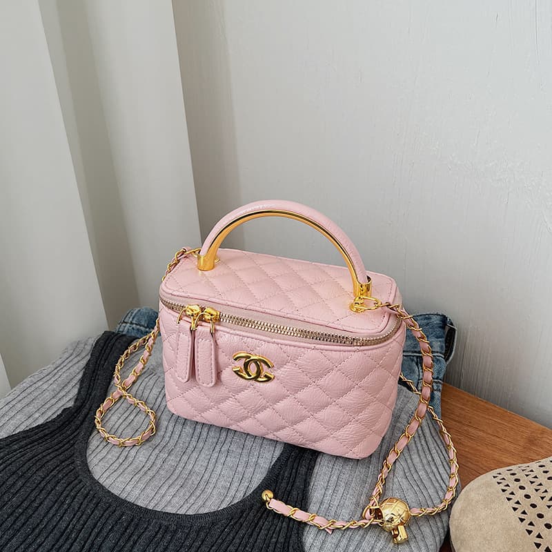 2026 New Style Mini Chain Shoulder Bag for Women, High-End Fashionable Quilted Crossbody Bag, Versatile Diamond Pattern Handbag