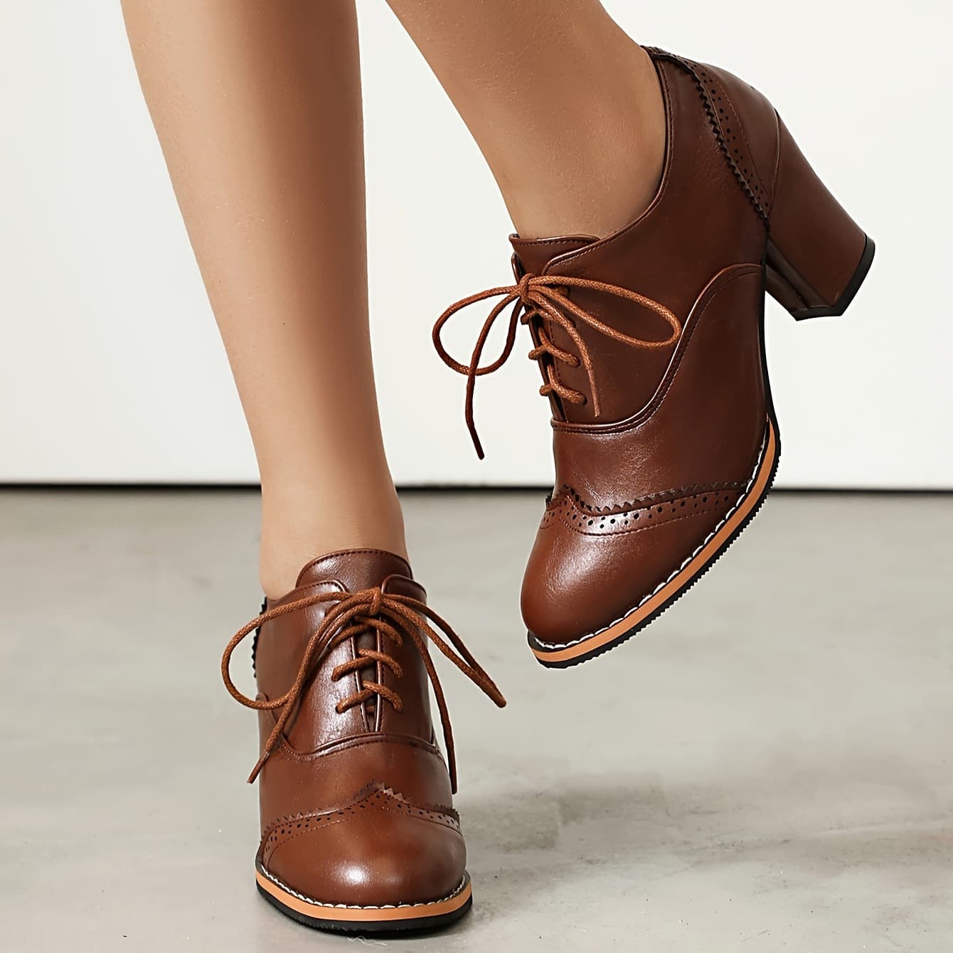 Cross-border Supply for Amazon eBay Export Women's Shoes British Style Mid Heel Chunky Heel Oxford Lace-up Shoes