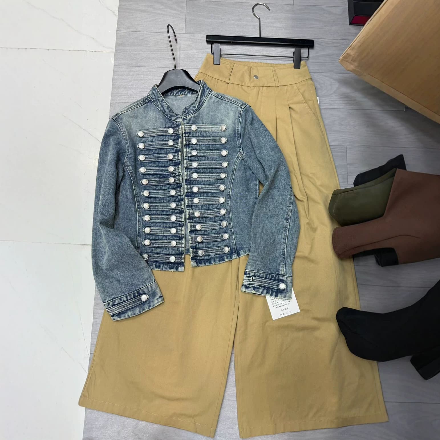 2026 Fall New European and American Style Stand Collar Denim Short Jacket for Women, Waist-Tightening Design, Double-Breasted Long-Sleeve Coat