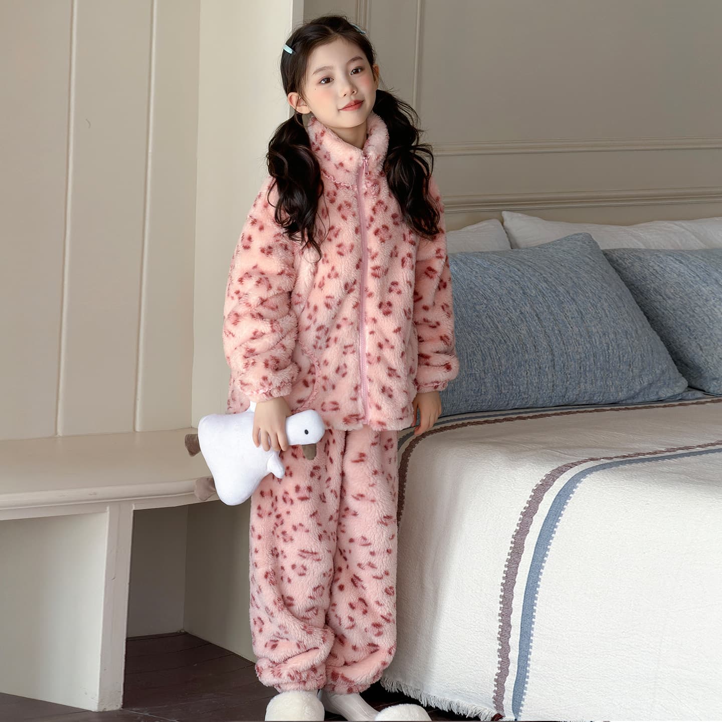 Girls' Coral Fleece Pajamas Winter Girls 2025 New Big Kids Loungewear Flannel Thickened Little Princess Stylish