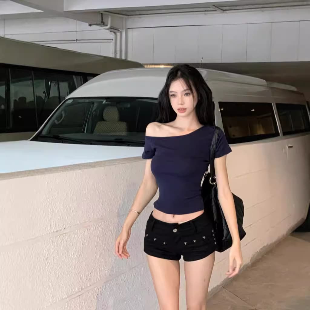 Pure Desire Off-Shoulder Short-Sleeve T-Shirt for Women, 2025 Summer New Style, Short Cropped, Slim Fit, Versatile Student Top, Trendy on Instagram