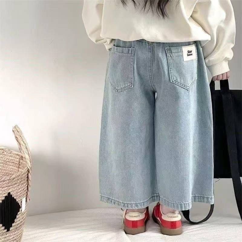 Girls' Trendy Jeans 2026 Spring New Style for Toddlers and Kids, Stylish Back Pocket Patch Wide-Leg Straight Pants