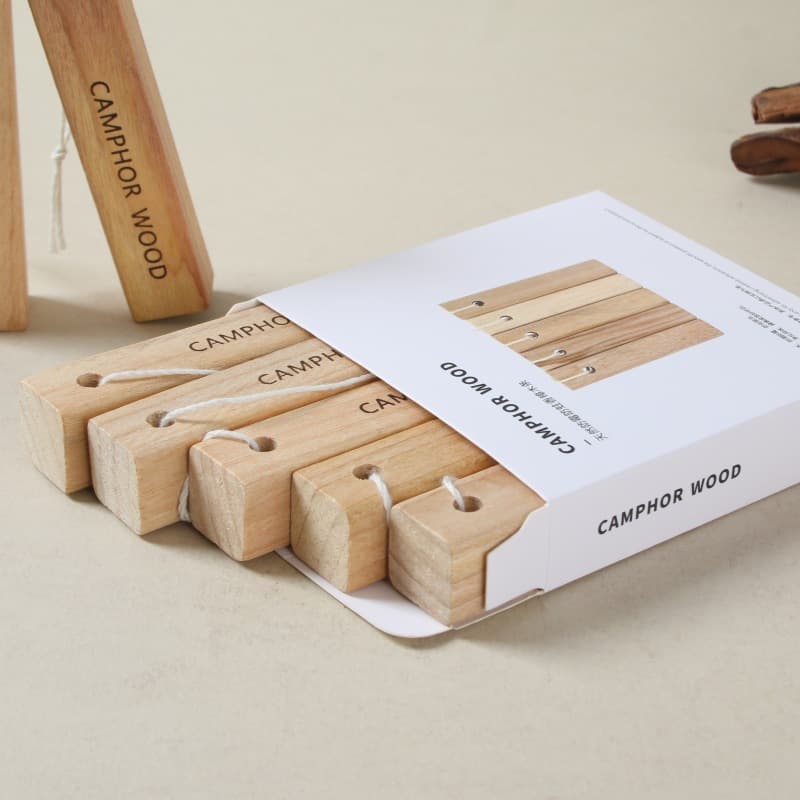 Camphorwood strips, high-quality with polished edges, for cashmere and wool sweater protection against insects and moths, fragrance enhancement.