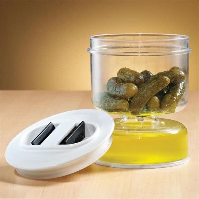 New pickle jar, a dual-purpose pickling jar for cucumbers, kimchi, olives, and other vegetables, designed for both dry and wet use.