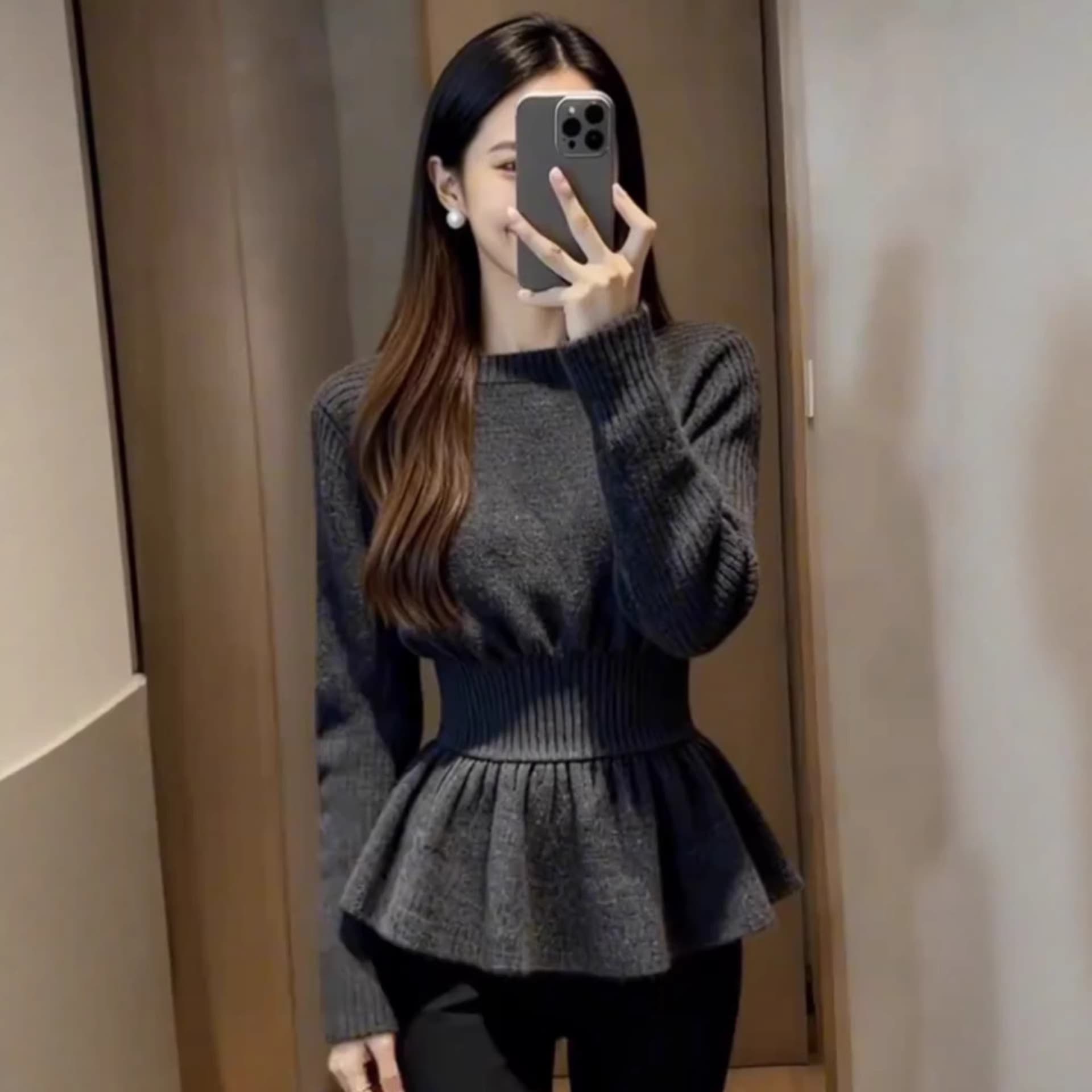 High-End Elegant Casual Gray Knit Top Women's 2026 Spring New Commute Waist-Tied Versatile Sweater