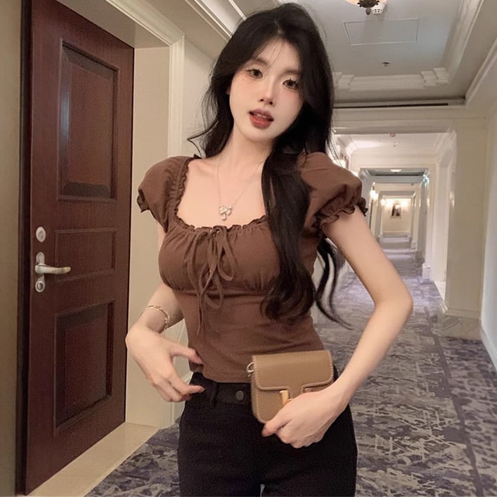 French Sexy Bombshell Style Bubble Sleeve Short Sleeve T-Shirt for Women Summer Pure Desire Revealing Collarbone Slim Fit Cropped Top Women's T Fashion
