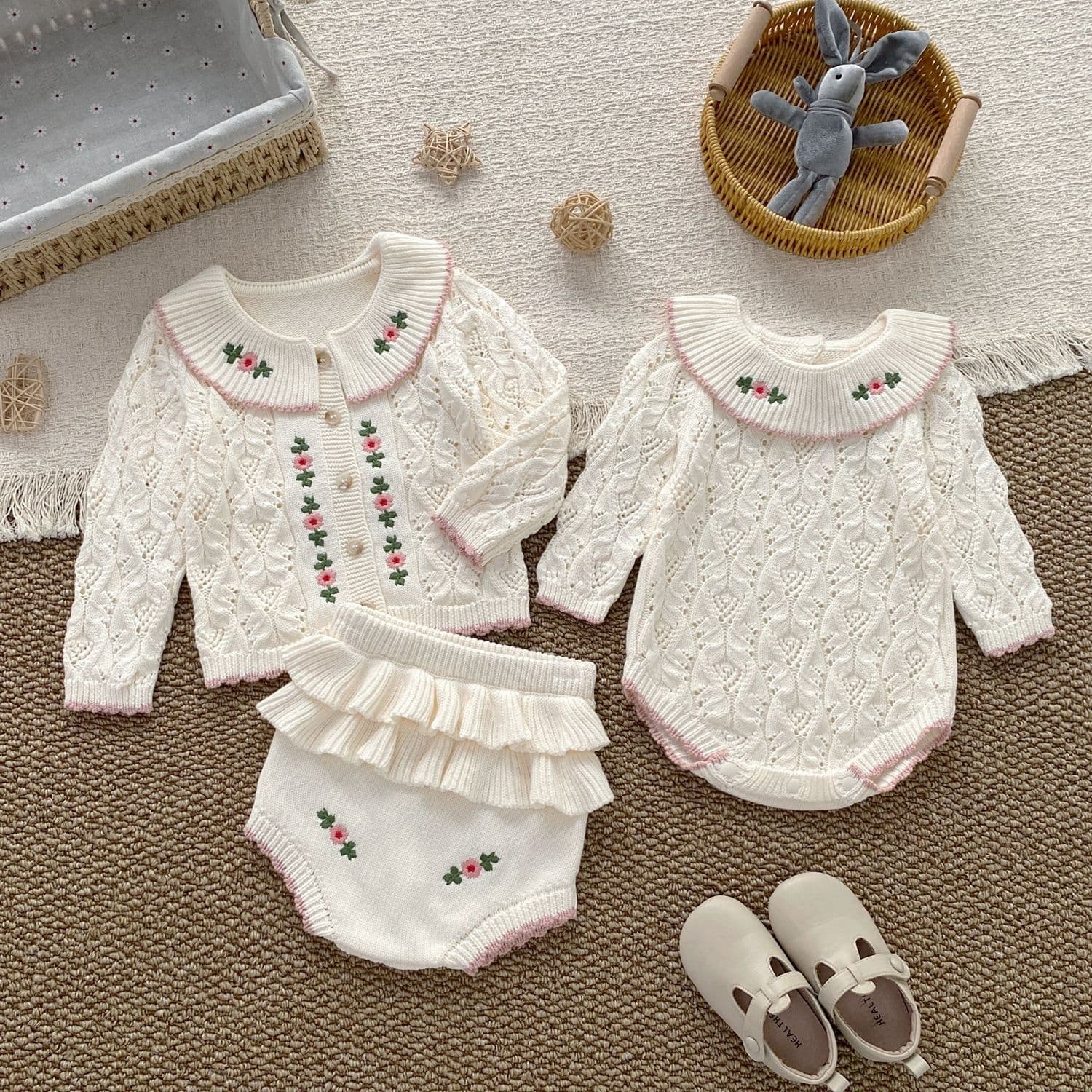 Baby Girl Cotton Bodysuit Class A Fashionable Cute Children's Sweater 1-3 Years Baby Clothes Set with Lace Pants