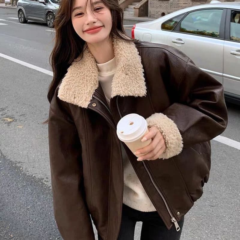 American Retro Brown Motorcycle Leather Jacket for Women Winter Thickened Fleece-Lined New Lamb Wool Patchwork Loose Fit Warm